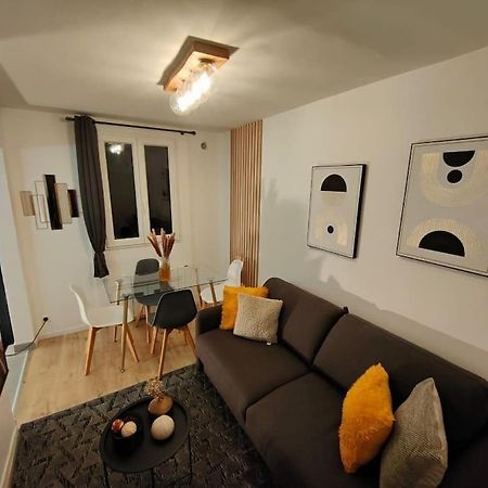 Joli Appartement Au Pied Du Tramway Bezons Exteriör bild