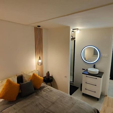 Joli Appartement Au Pied Du Tramway Bezons Exteriör bild