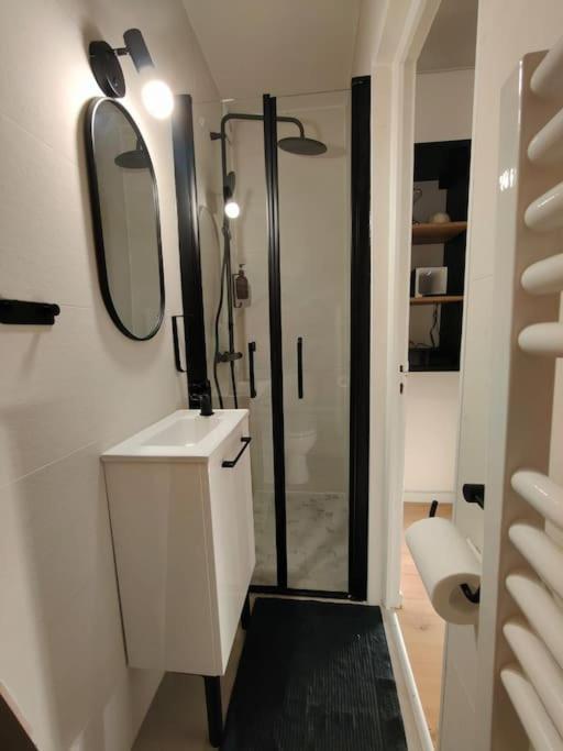 Joli Appartement Au Pied Du Tramway Bezons Exteriör bild