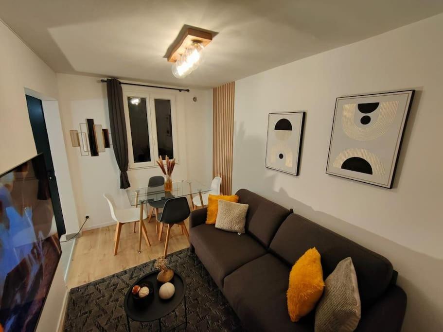 Joli Appartement Au Pied Du Tramway Bezons Exteriör bild