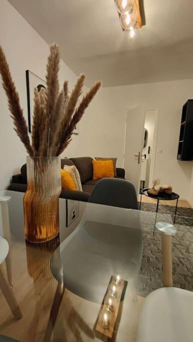 Joli Appartement Au Pied Du Tramway Bezons Exteriör bild
