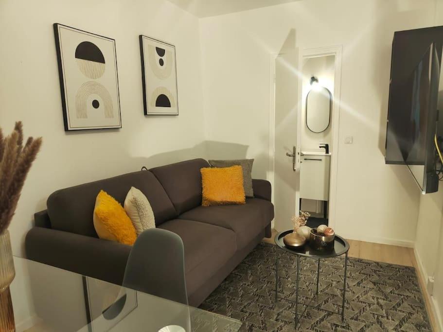 Joli Appartement Au Pied Du Tramway Bezons Exteriör bild